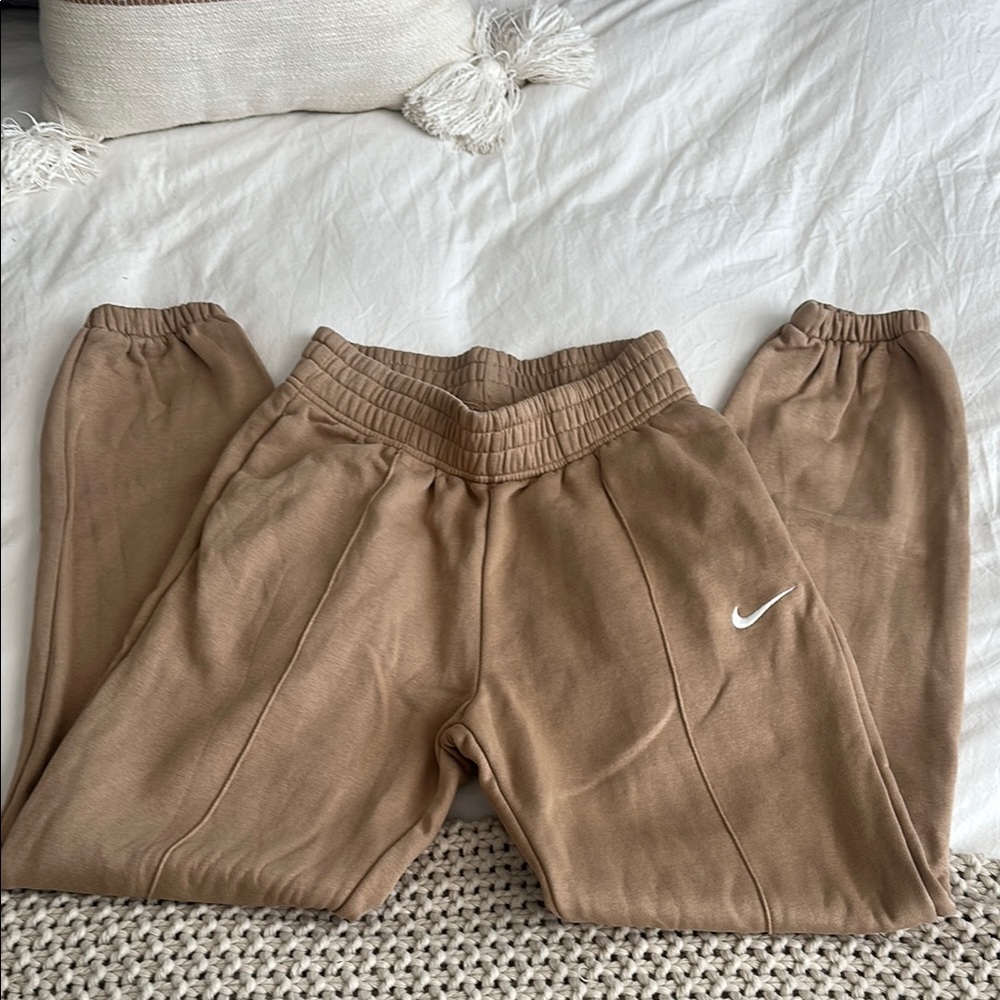 Nike women’s sweatpants